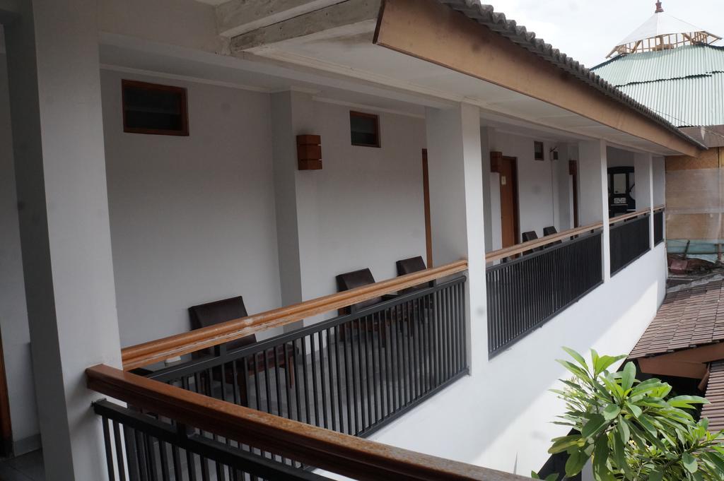 Hotel Kirana Γιογκιακάρτα Εξωτερικό φωτογραφία