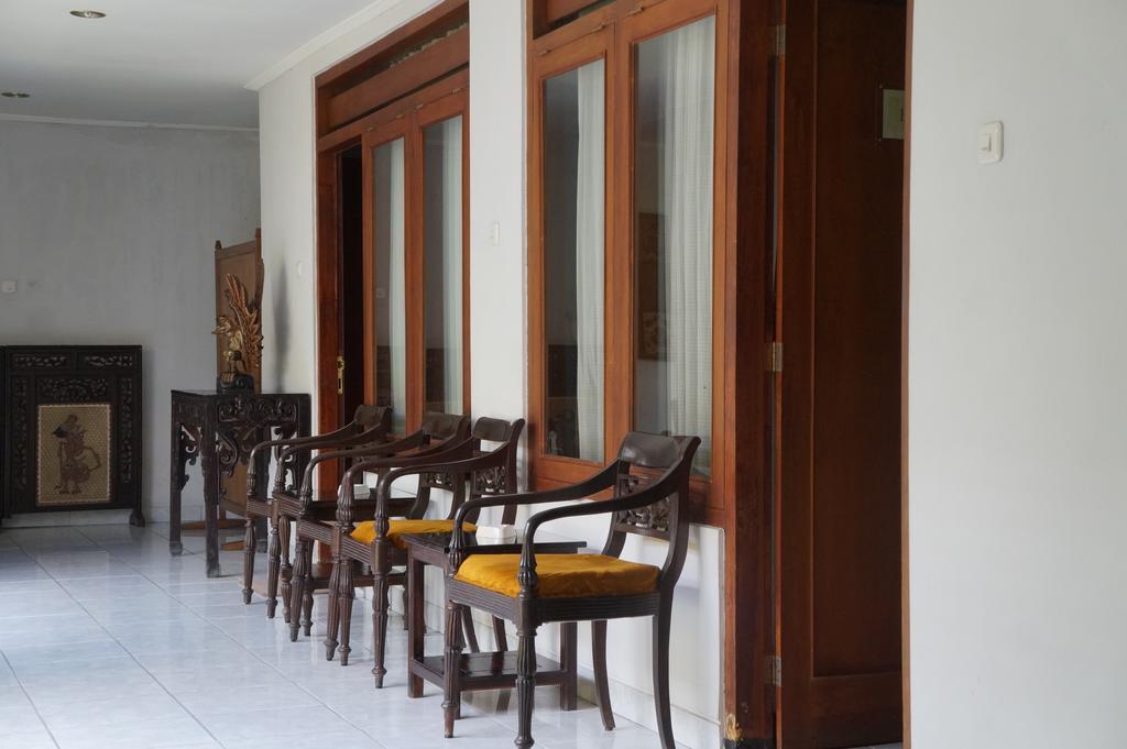 Hotel Kirana Γιογκιακάρτα Εξωτερικό φωτογραφία